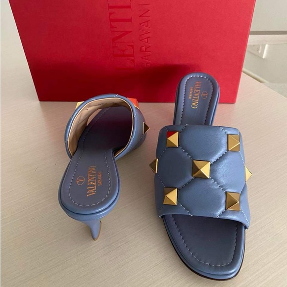 NWT Valentino Garavani Nappa Quilted Roman Stud Slides - Picture 4 of 8
